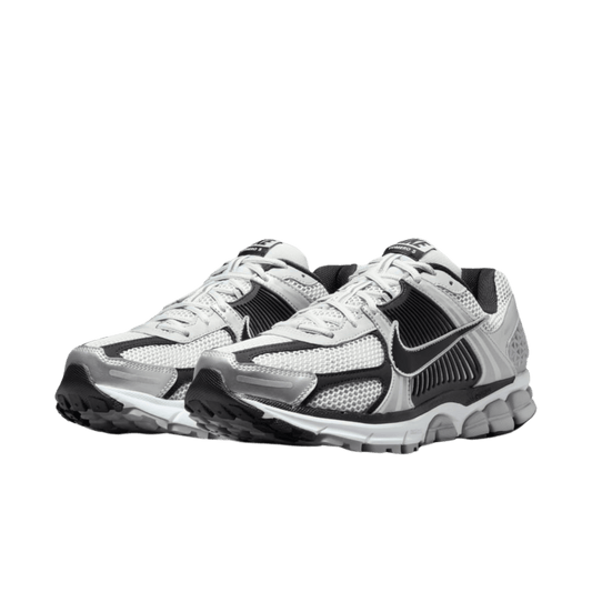 METALLIC SILVER - Nike Zoom Vomero 5 Release - November 2024