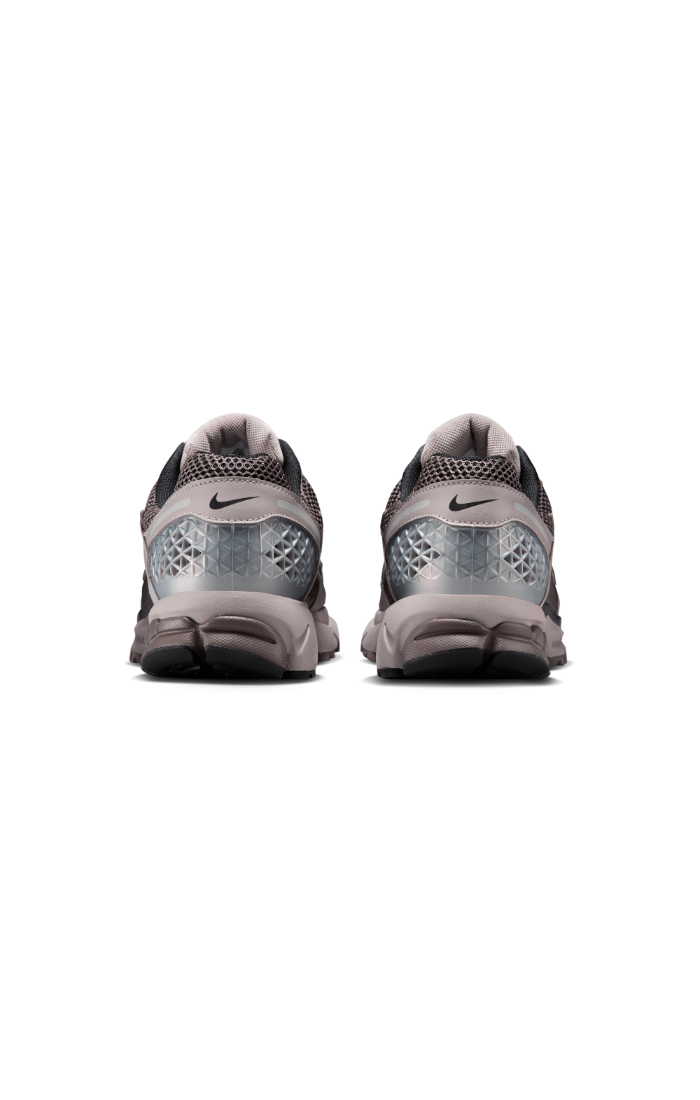 NIKE Zoom Vomero 5 Men's "College Grey"