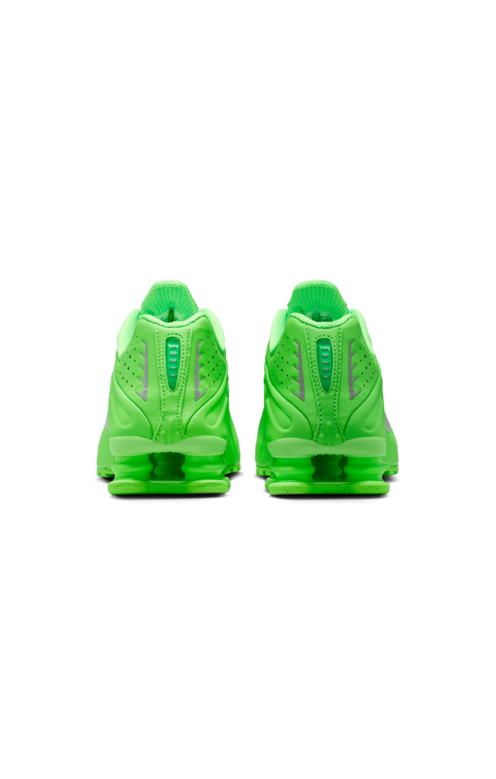 NIKE Shox R4 Women's "Green Strike"