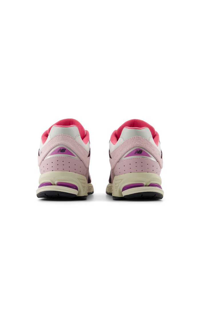 NEW BALANCE 2002R "Passionfruit"