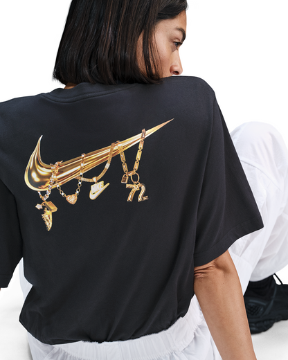 NIKE Sportswear Loose Short-Sleeve Graphic T-Shirt