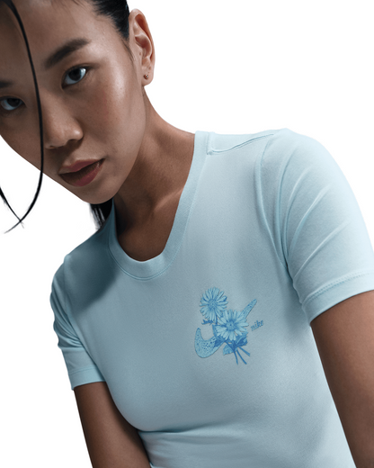 NIKE Sportswear Slim Cropped T-Shirt