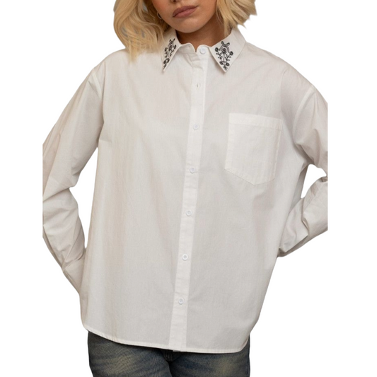 Embroidered Collar Knit white