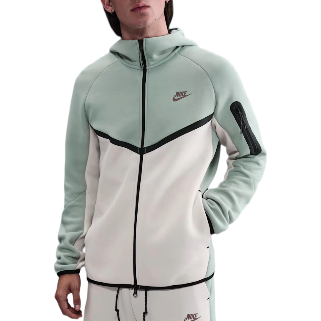 Windrunner Tech Fleece Zipup